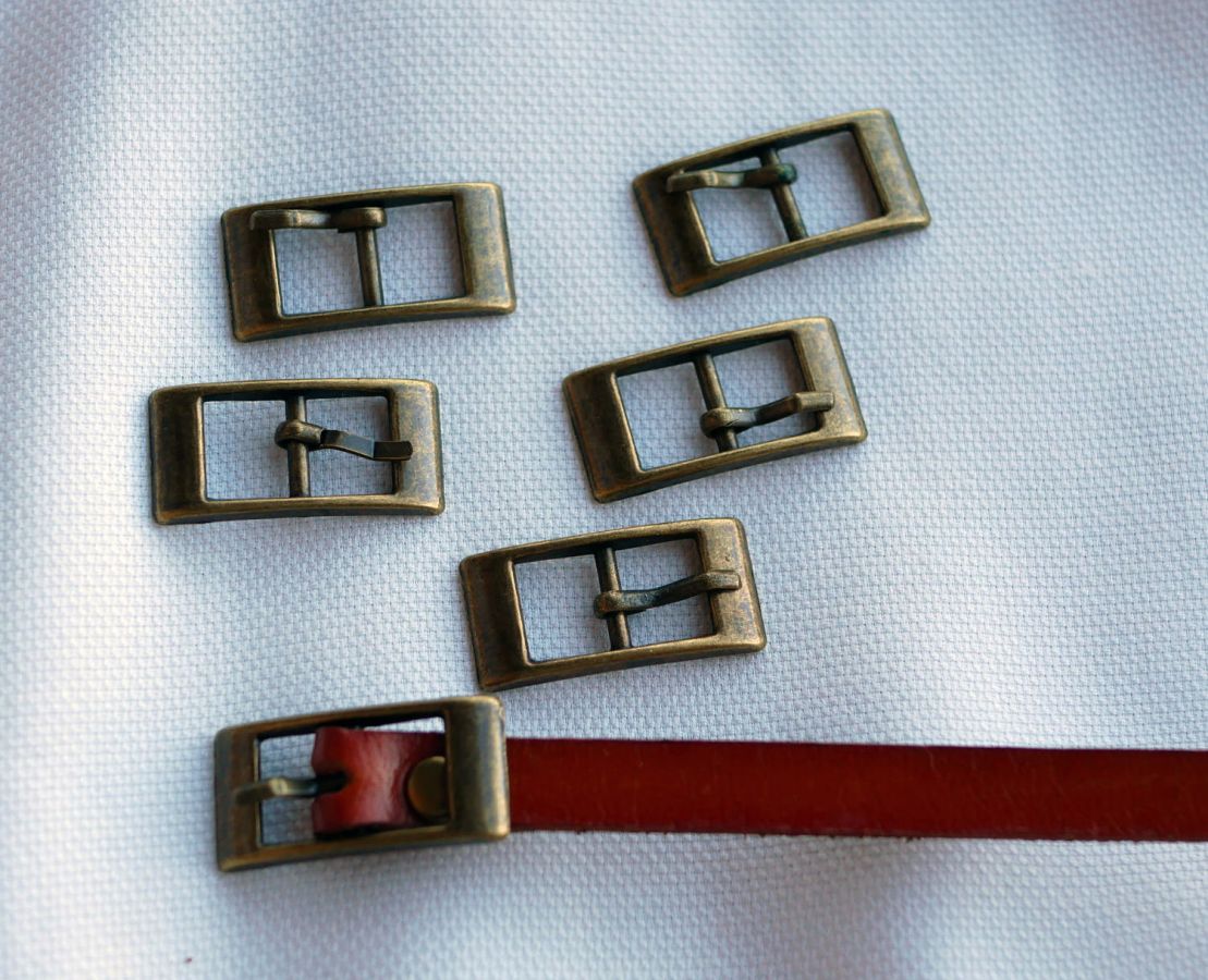 Antique bronze buckles for 8mm belt style bracelet x 5