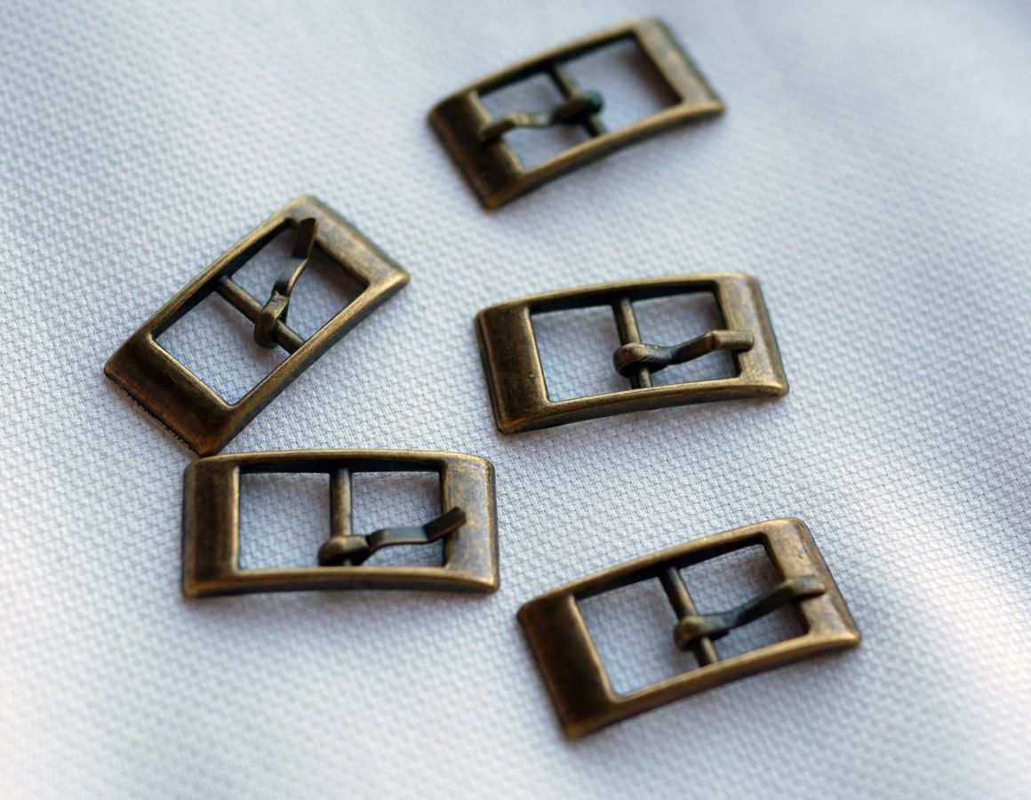 Antique bronze buckles for 8mm belt style bracelet x 5