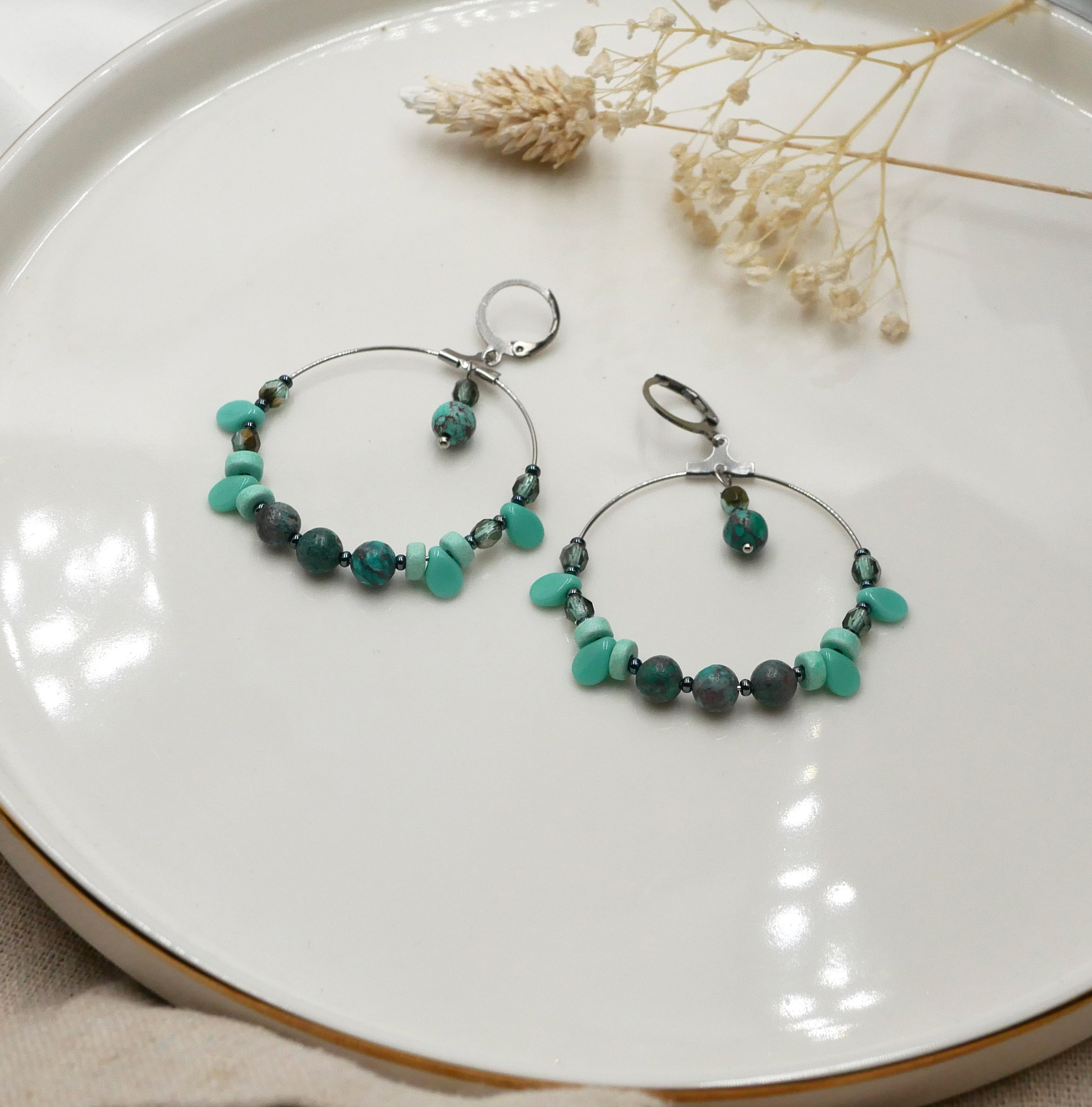 Boucles d'oreilles grandes créoles acier et perles turquoises