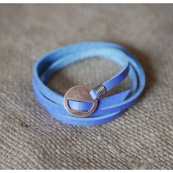 Blue leather bracelet triple adjustable turn
