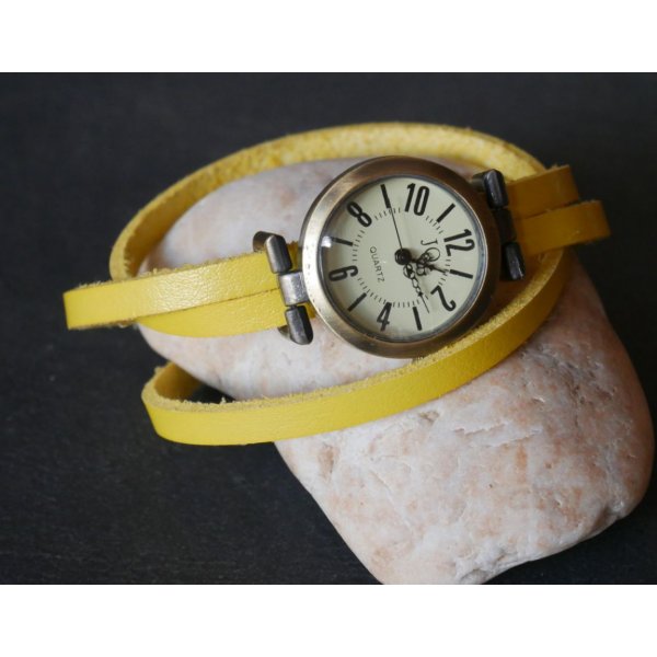 Fine yellow leather bracelet triple turn