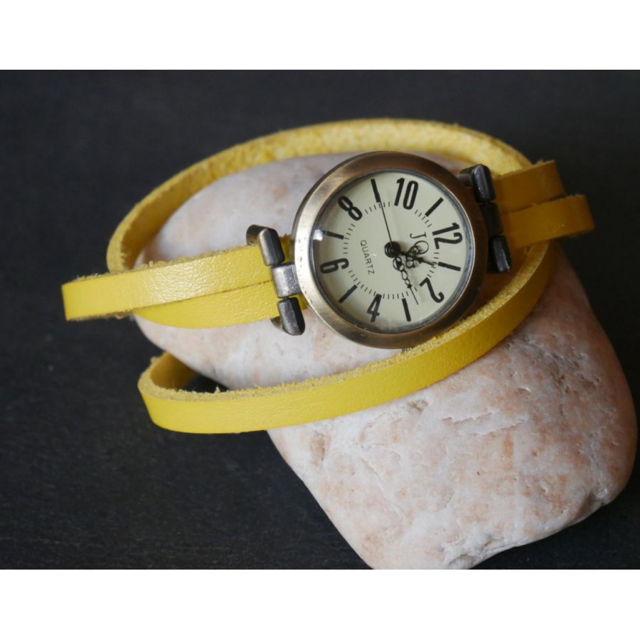 Fine yellow leather bracelet triple turn