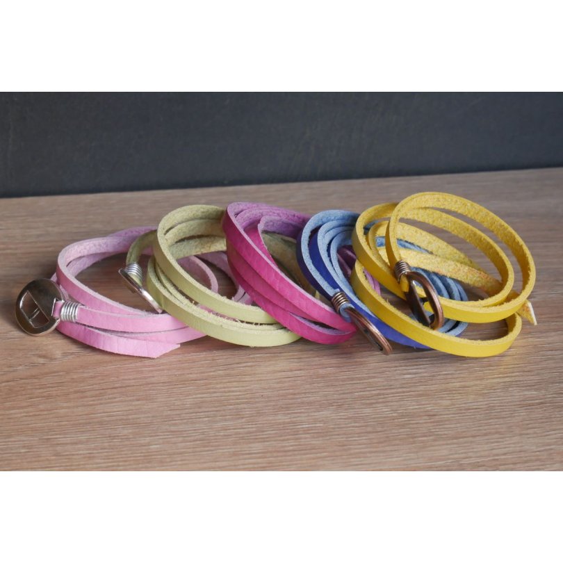 Pink leather bracelet triple turn