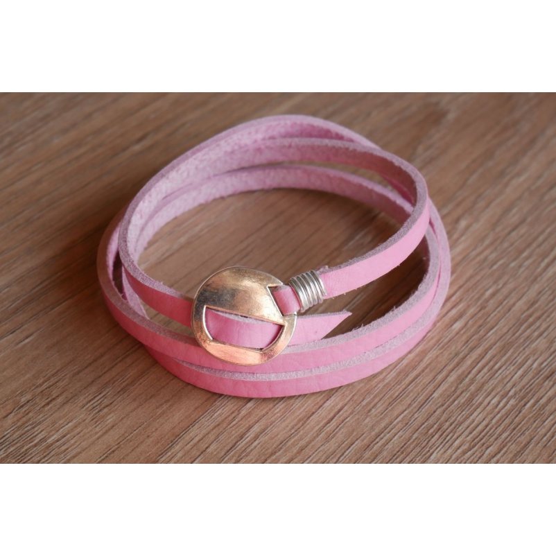 Pink leather bracelet triple turn