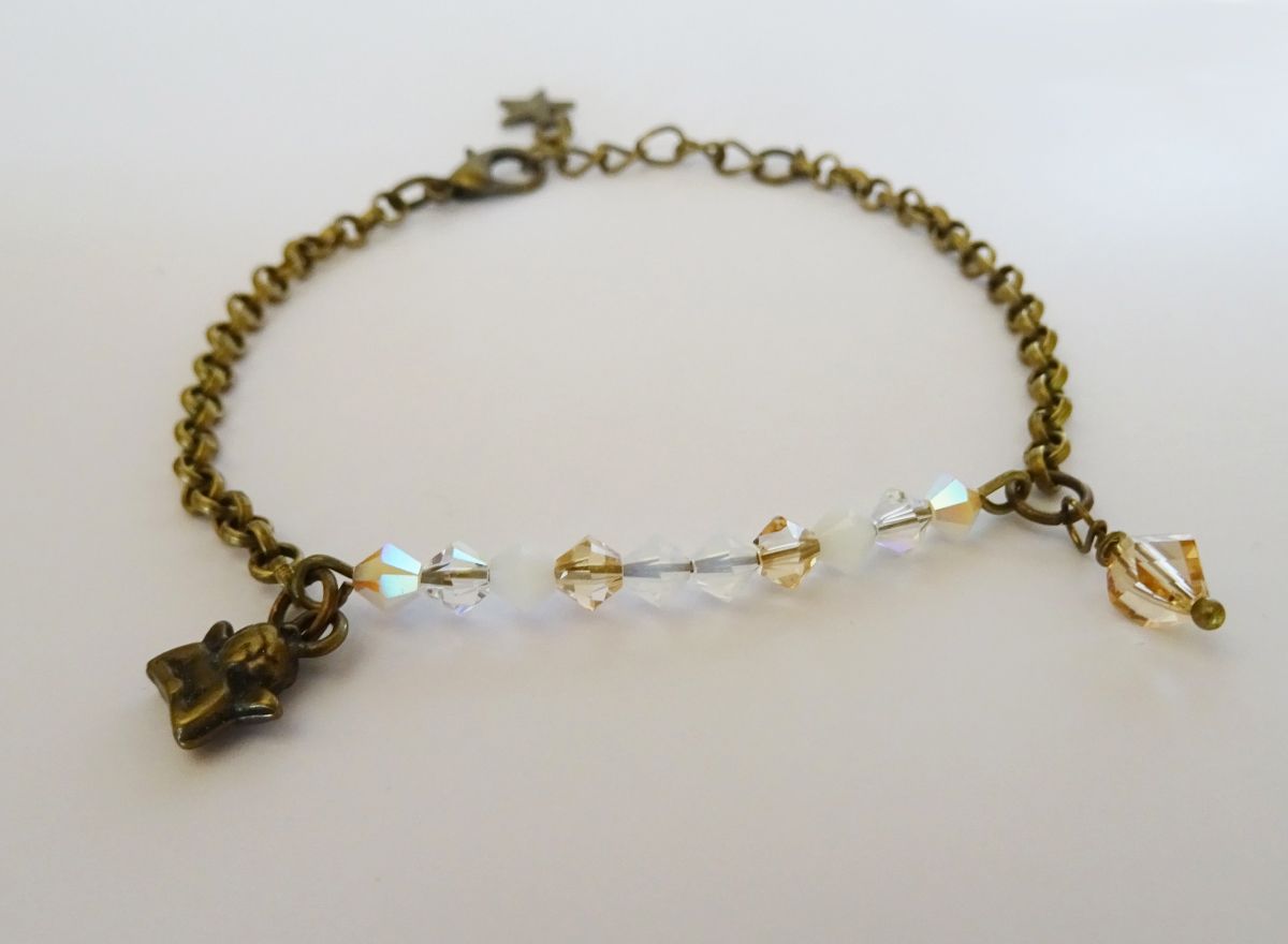 White and gold fine chain bracelet