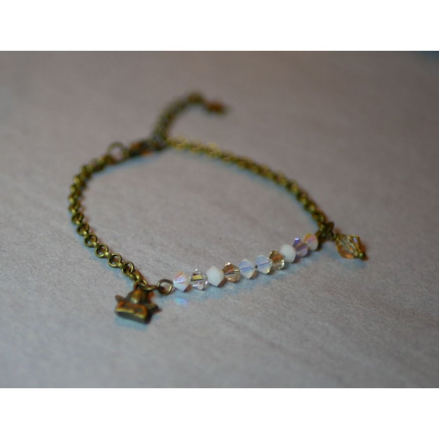 White and gold fine chain bracelet