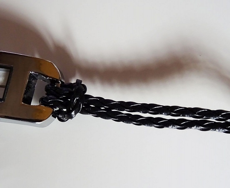 Bracelet montre tress&eacute; noir