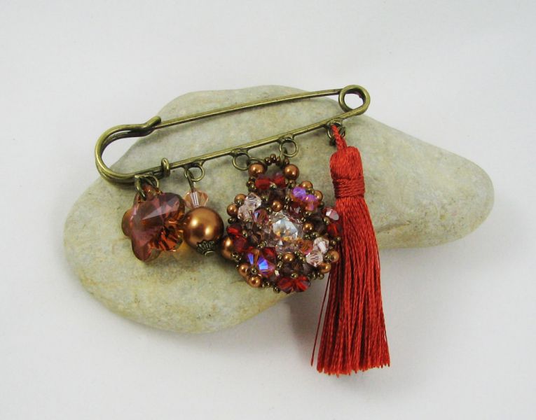 Andros Hyacinth Brooch with Paprika Pompon