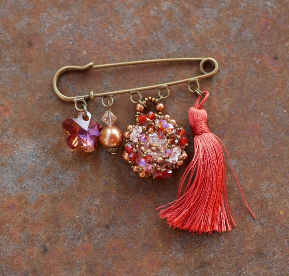 Andros Hyacinth Brooch with Paprika Pompon