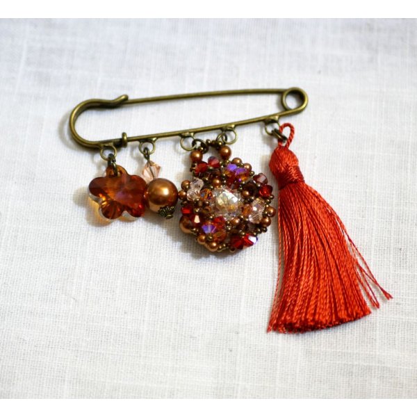 Andros Hyacinth Brooch with Paprika Pompon