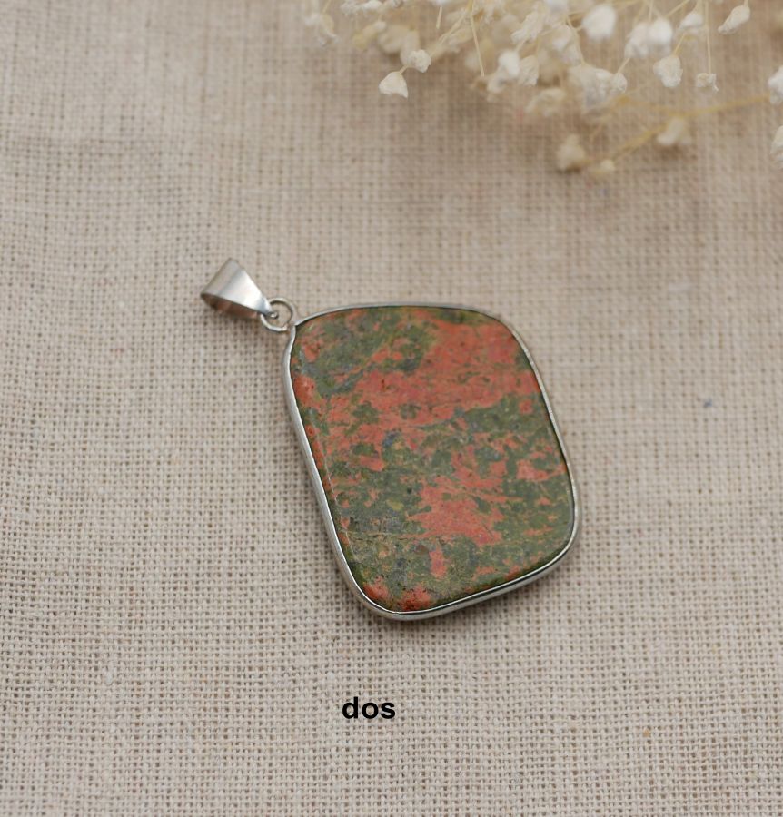 Cabochon pendant set in unakite stone 