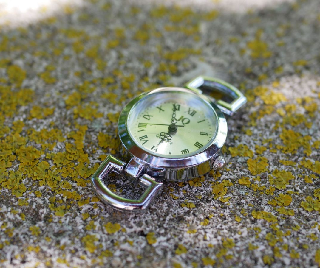 Vintage style silver watch face