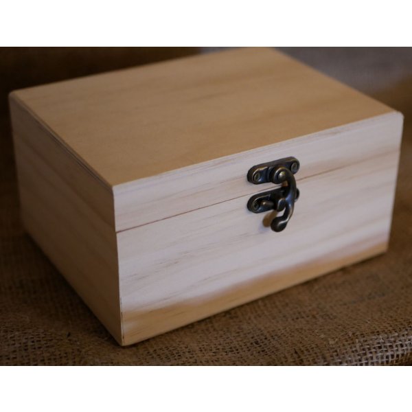 Engraved wooden essential oil box to personalize