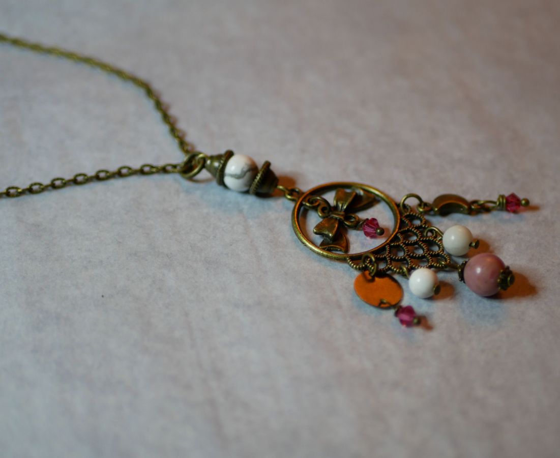 Necklace with bohemian pendant and natural stones 