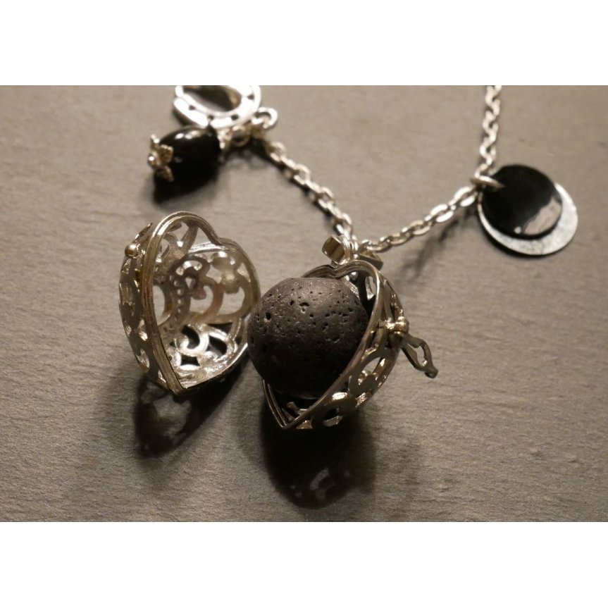 Collier pendentif diffuseur Coeur pierre de lave Noir