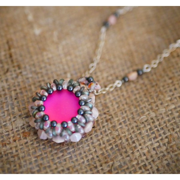 Queensland pink pendant necklace