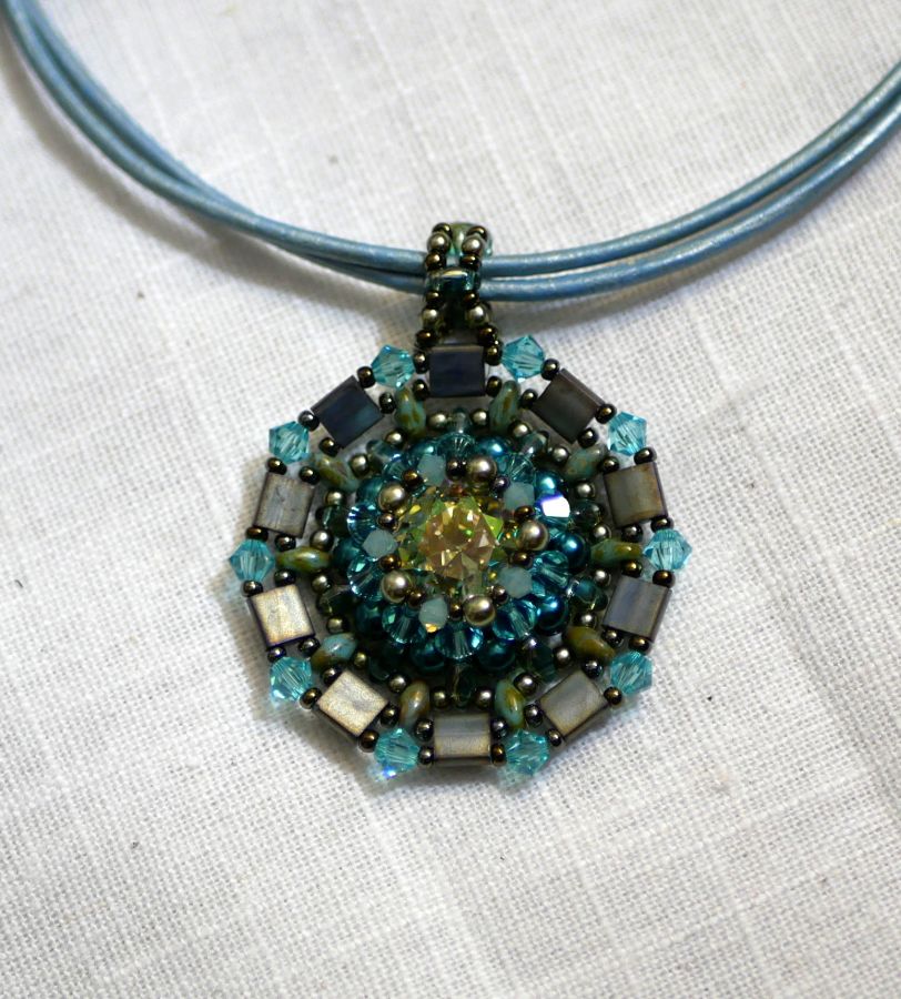 Pendant necklace Twina Turquoise green