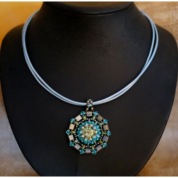 Pendant necklace Twina Turquoise green