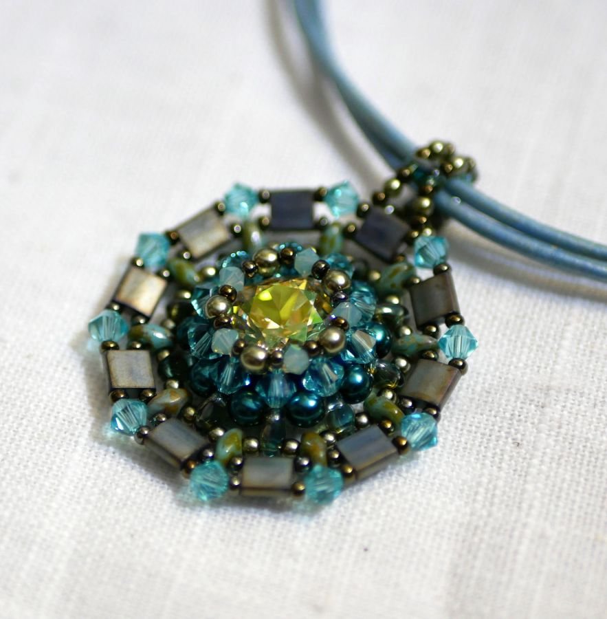 Pendant necklace Twina Turquoise green