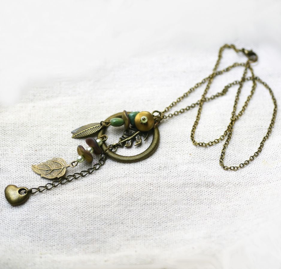 Necklace with long pendant bohemian spirit and plant