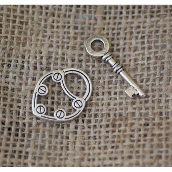 T clasp Lock and key 30 mm silver plated