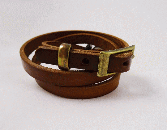 Montre bracelet 3 tours  cuir Marron  perles nacr&eacute;es
