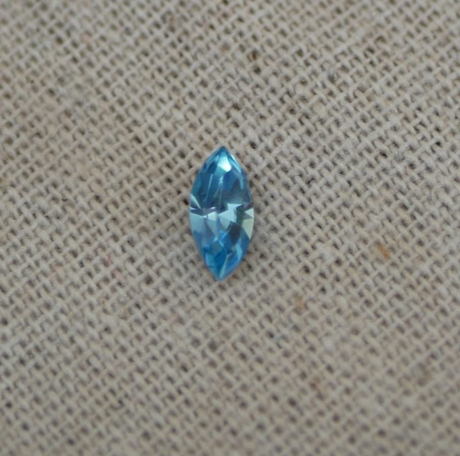 Shuttle 4200 10x5mm Aquamarine x 4