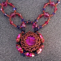 Instructions for vanuatu fuchsia necklace