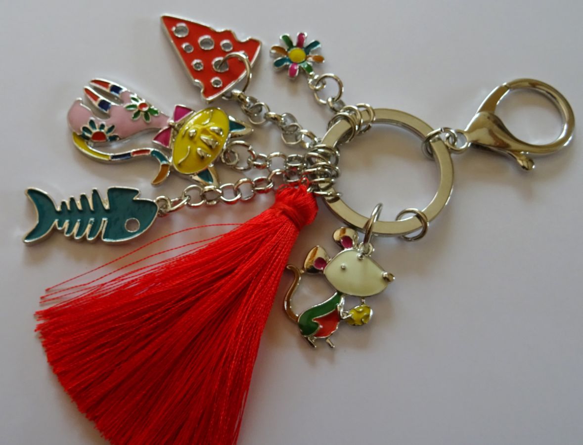 Keychain pendants Cat &amp; mouse red pompon