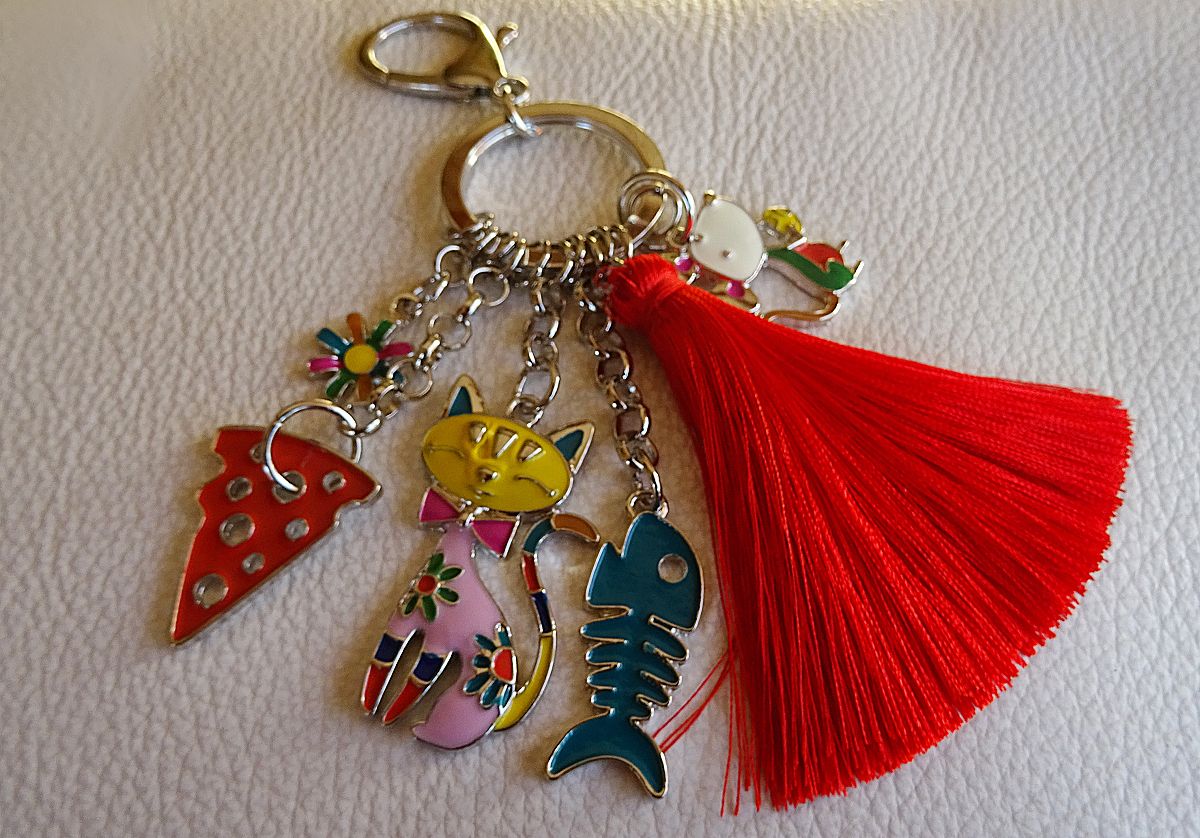 Keychain pendants Cat &amp; mouse red pompon