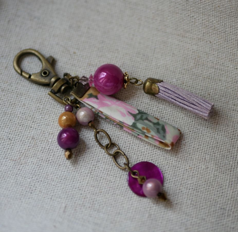 Keychain jewel bag Fuchsia with purple pompon