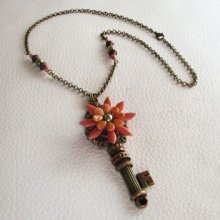 Pendant necklace Key and flowers in pearls on chain